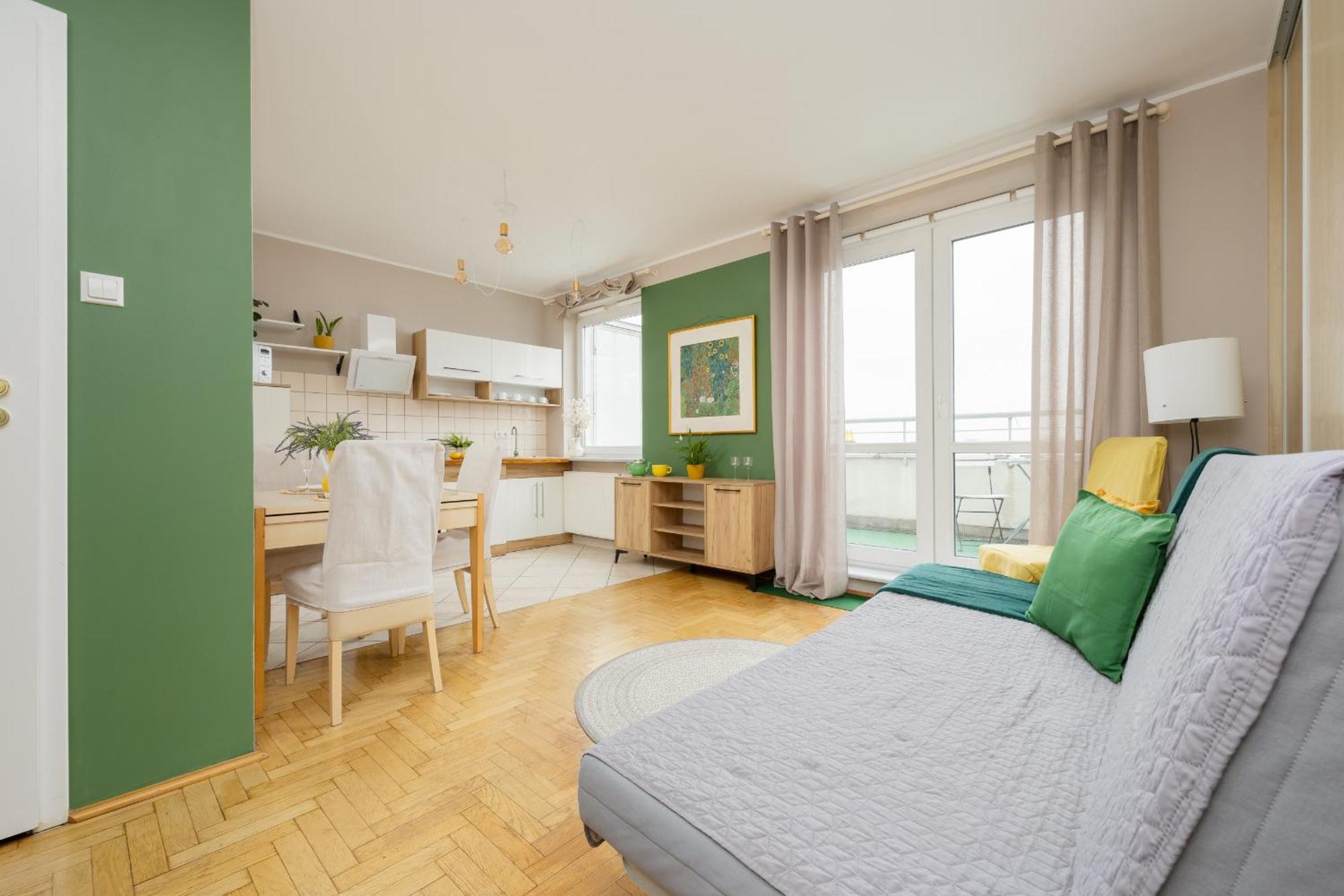Floral With Balcony Near Gdanska By Renters Warszawa